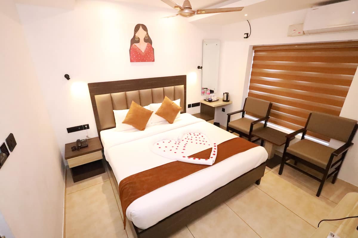 Premium Room | 1 bedroom, memory foam beds, individually furnished, laptop workspace