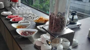 Colazione a buffet a pagamento, servita tutte le mattine