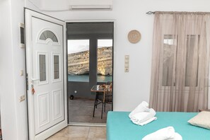 2 bedrooms, in-room safe, iron/ironing board, travel crib - Georgia Apartment Matala (Matala)