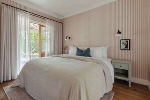 5 bedrooms, iron/ironing board, travel crib, WiFi