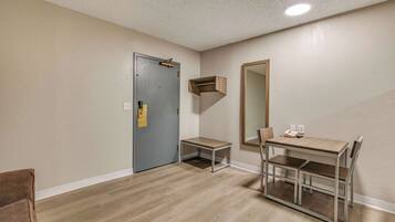 Suite, 1 King Bed with Sofa bed, Non Smoking | Free WiFi, bed sheets