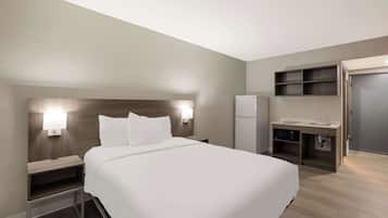 Standard Room, 1 Queen Bed, Non Smoking | Free WiFi, bed sheets