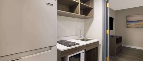 Suite, 1 King Bed with Sofa bed, Non Smoking