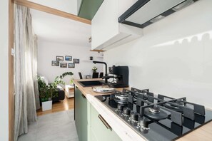 Réfrigérateur, four, plaque de cuisson, lave-vaisselle