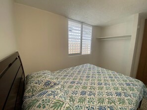 3 bedrooms, bed sheets