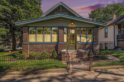 Classic 4BR Bowery Hill Gem, Near Top Spots!