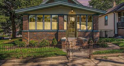 Classic 4BR Bowery Hill Gem, Near Top Spots!