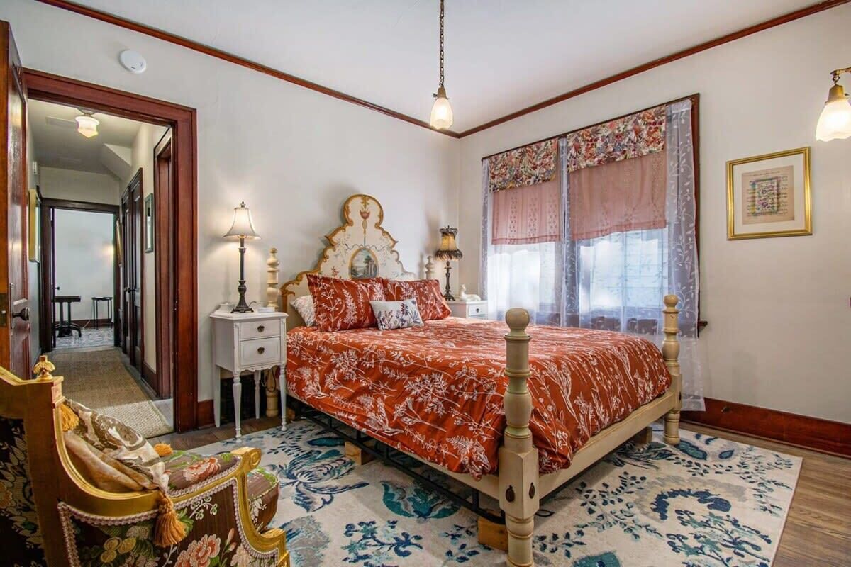 4 habitaciones, tabla de planchar con plancha, cuna de viaje y wifi 