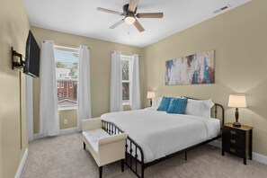 4 habitaciones, tabla de planchar con plancha y cuna de viaje