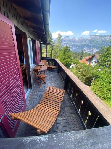 Cozy 2BR Apartment with Mountainview* Free Parking