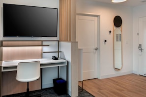 Bureau, espace de travail pour ordinateur portable