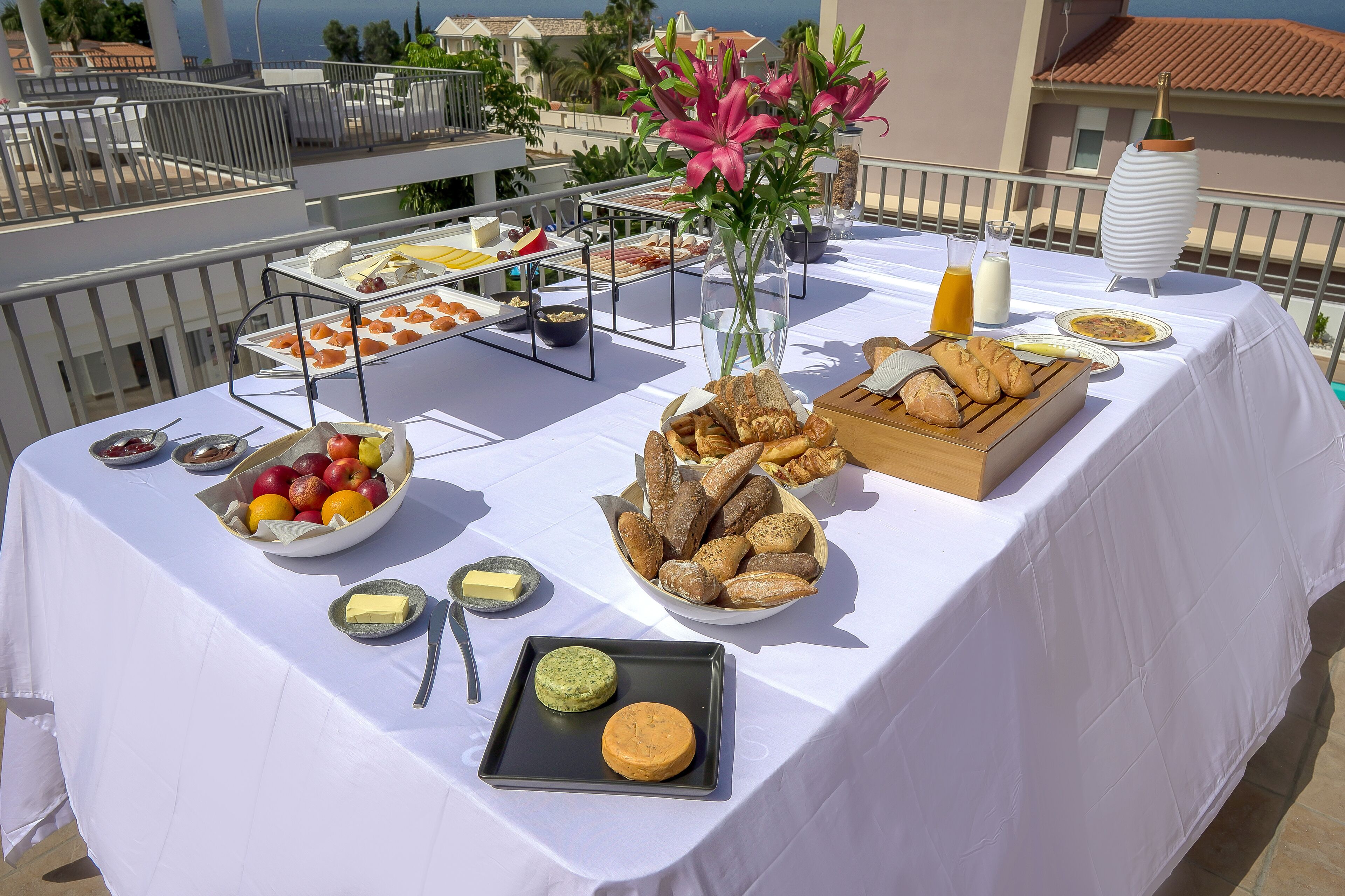 Free daily continental breakfast