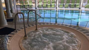 Innenpool, beheizter Pool