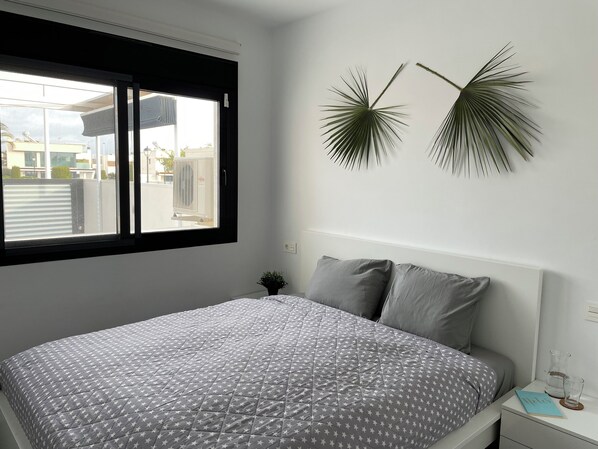 2 bedrooms, WiFi, bed sheets
