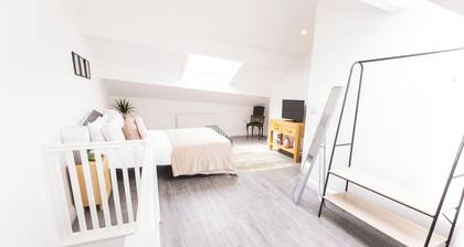 Cosy & Modern Home by Hebden Canal, Sleeps 6