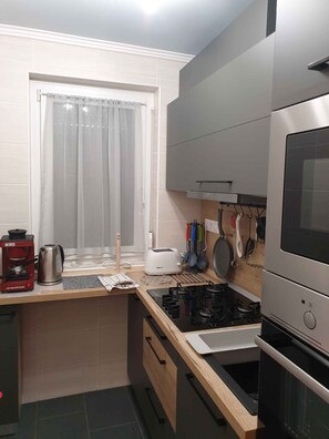 Fridge, microwave, stovetop, toaster