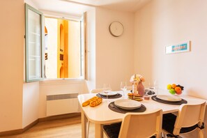 تناول الطعام