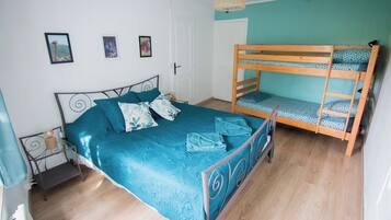 1 Schlafzimmer, Reisekinderbett, WLAN, BettwÀsche