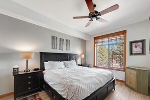 2 Schlafzimmer, Schreibtisch, WLAN