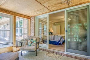 3 habitaciones, tabla de planchar con plancha, internet y ropa de cama 