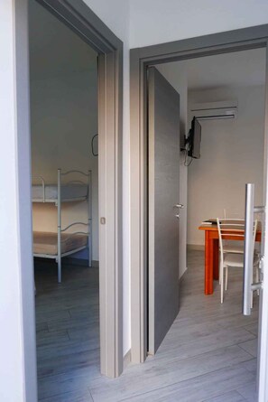 3 bedrooms, Internet