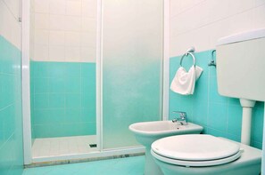 Bathroom - Holiday apartment near to the beach with air conditioning (Bibione)