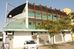 Exterior - Holiday apartment with air conditioning, in the town center (Bibione)