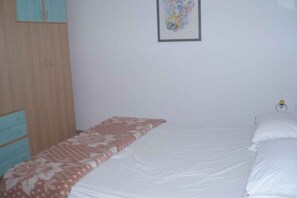 3 bedrooms, WiFi - Holiday apartment with air conditioning, in the town center (Bibione)