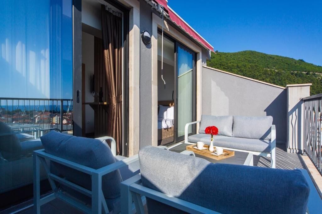 Deluxe Suite | Balcony