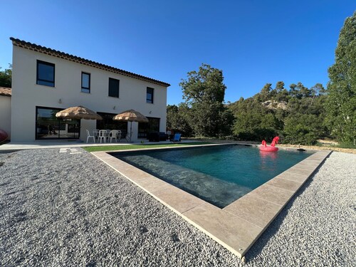 Villa Récente 6 Pers Avec Piscine Dans un Village Atypique du Luberon