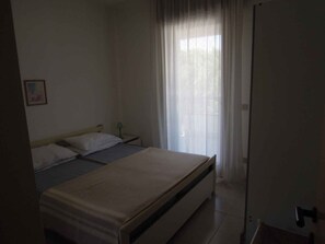 2 bedrooms, WiFi - Holiday apartment with terrace and air conditioning (Bibione)