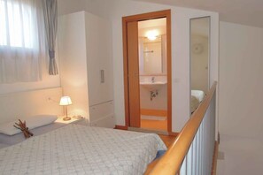 3 bedrooms, WiFi - Holiday apartment with air conditioning and balcony (Bibione)