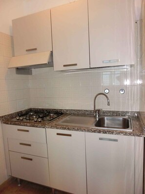 Réfrigérateur, plaque de cuisson