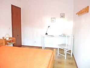 2 bedrooms - Holiday apartment with air conditioning, terrace and pool (Bibione)