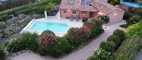 Piscine extérieure, piscine chauffée