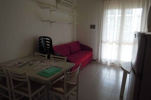 TV - Holiday apartment the sea with air conditioning (Bibione)