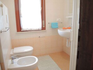 Bathroom - Holiday apartment with air conditioning and close to the sea (Bibione)