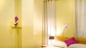 1 bedroom, Egyptian cotton sheets, premium bedding, desk - Chaplin Hotel (Puducherry)