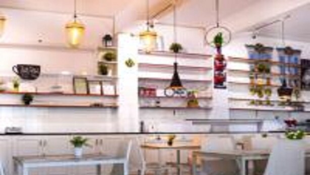 Restaurant - Chaplin Hotel (Puducherry)