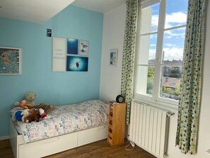4 Schlafzimmer, Bügeleisen/Bügelbrett, WLAN, Bettwäsche