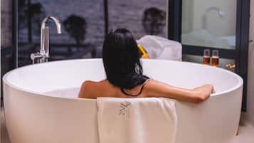 Superior-Studiosuite, 1 Queen-Bett, Badewanne, Meerseite | Strand-/Meerblick