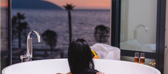 AZAR LUXURY SUITES