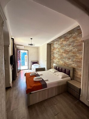 クラシック トリプルルーム | WiFi (無料)