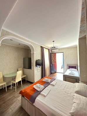 Classic Triple Room | 1 bedroom, free WiFi