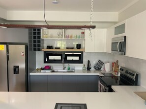 Private kitchen - Hills view suite @Via Braemar (Kingston)
