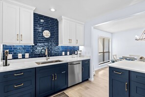 Fridge, microwave, oven, stovetop - 3BR Golf Villa w/ 6-Seat GOLF CART! Near Beach, Pool, Baytowne, Patio, Grill. (Miramar Beach)