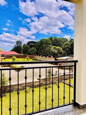 Front of property - Silver Oaks Hotel (Fort Portal)