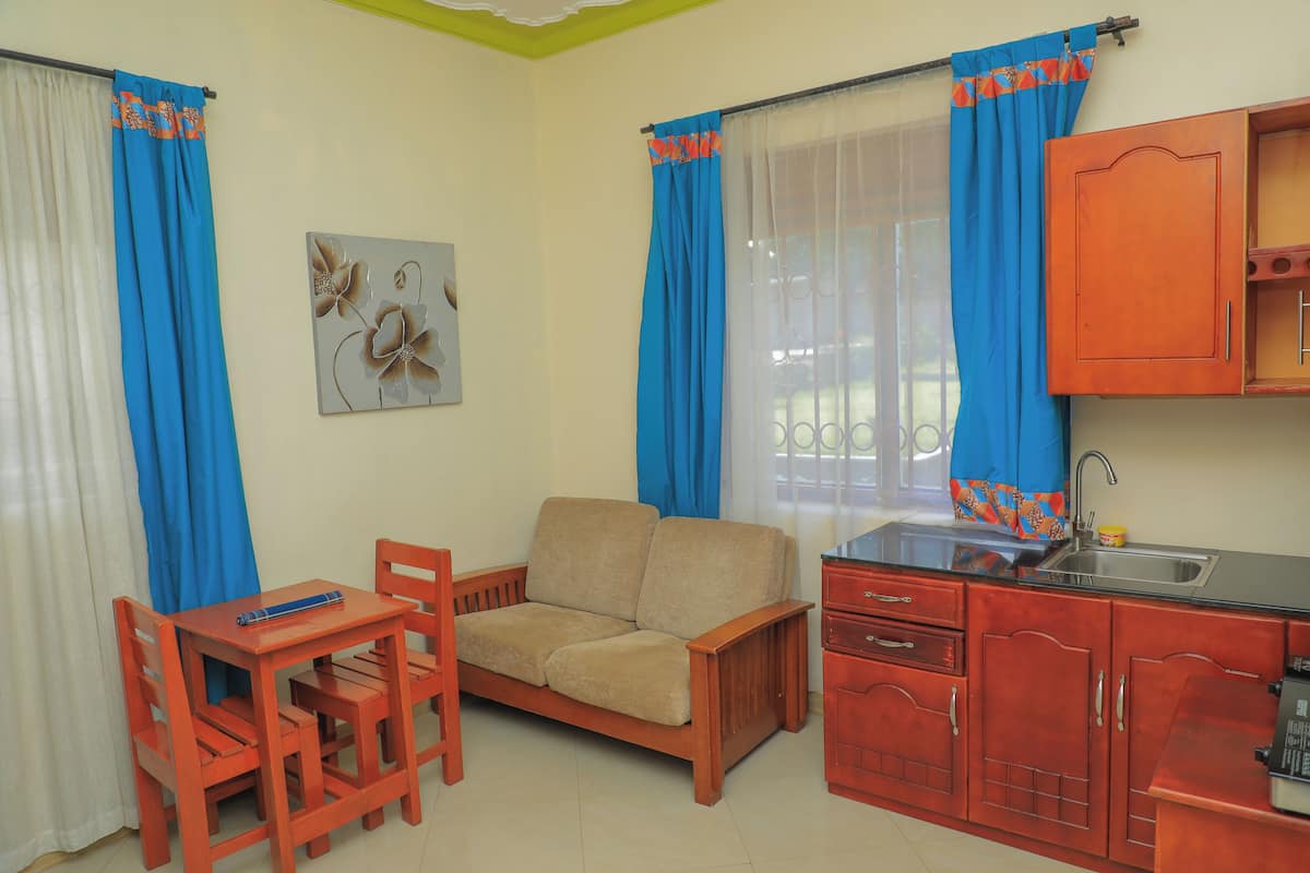 Deluxe Studio Suite