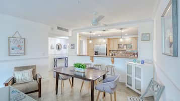 Comfort Apartment | Dining room