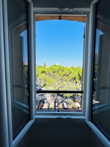 Town centre - 2 room luxury flat in TOURRETTES SUR LOUP